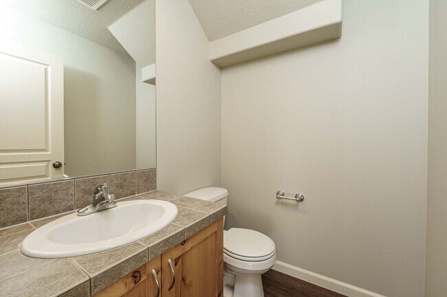 Building Photo - Cul-de-Sac Living at Its Best – Updated 3BR with Garage & A/C!