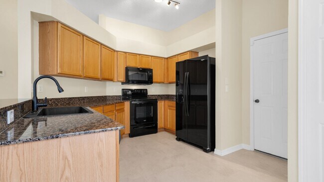 Building Photo - Single Story 3 bedroom 2 bathroom rental h...