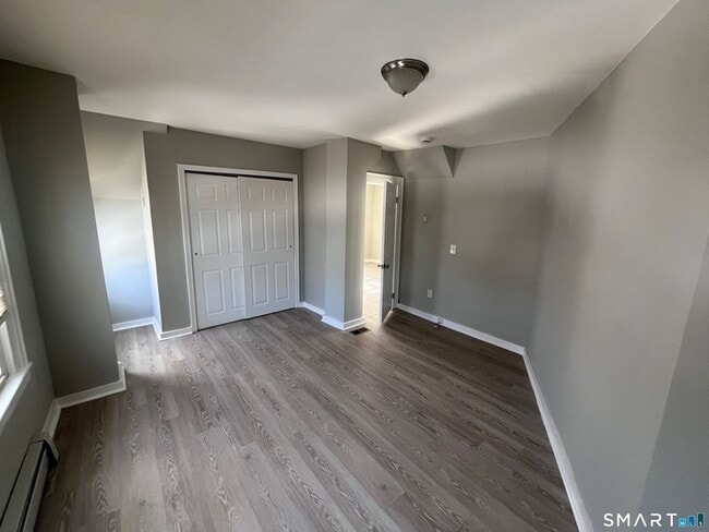 Building Photo - 144 Clark St