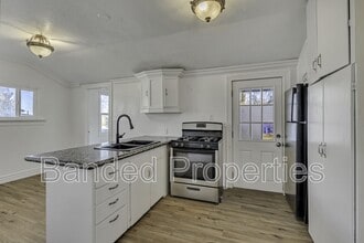 Building Photo - 741 E Center St