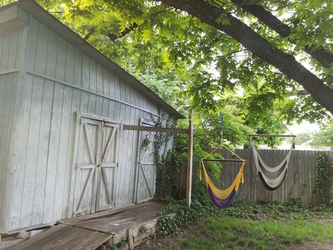 Building Photo - Terrace