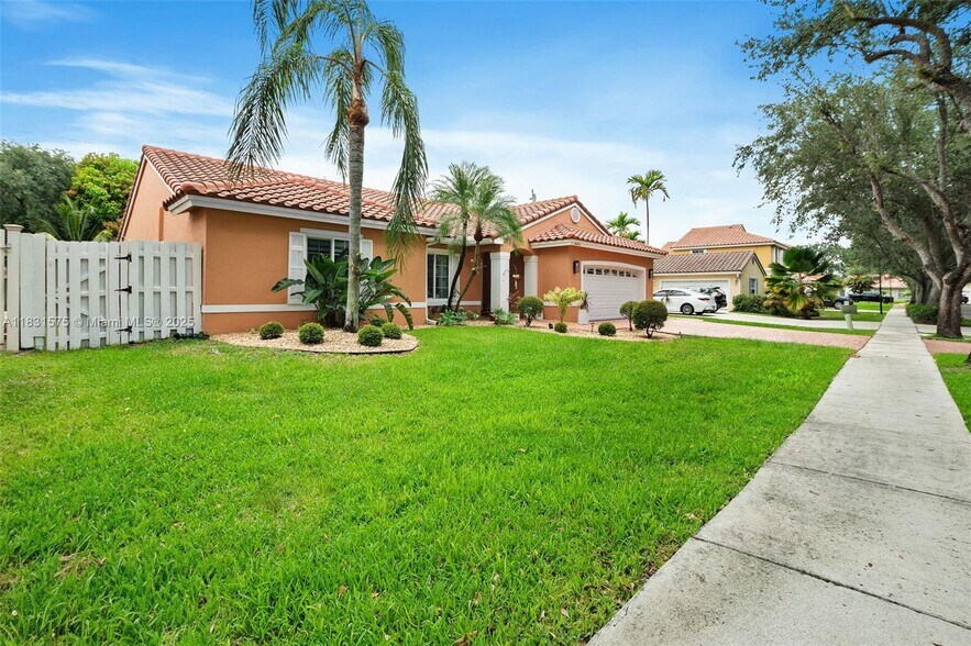 Building Photo - 1820 SW 135th Way