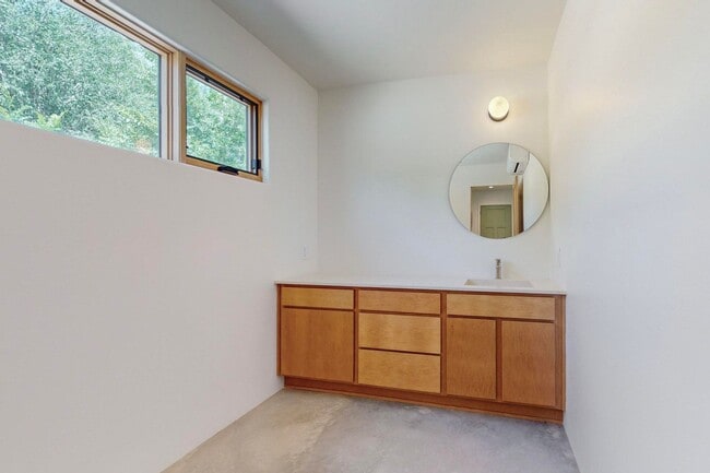Building Photo - North Valley Fabulous 2018/sf 2 Bedroom  2.5 Bath  with Garage