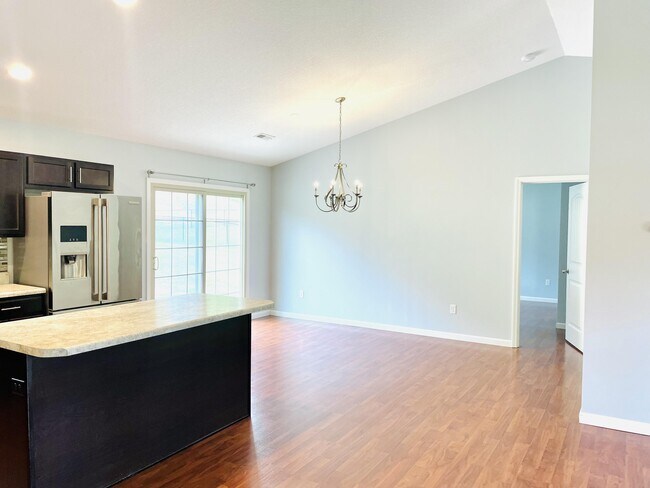 Building Photo - 1020 Saint Charles Way