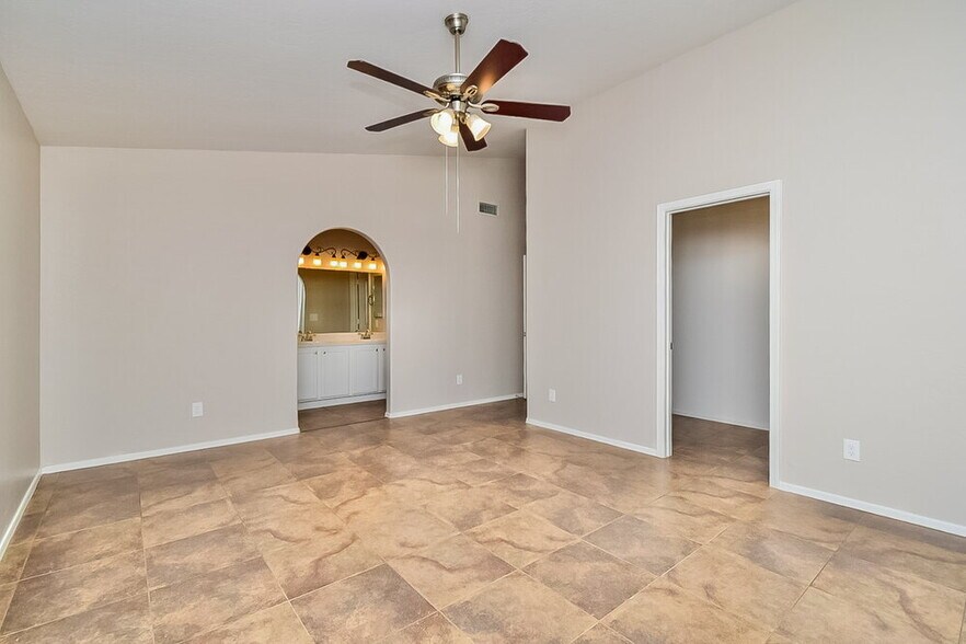 Building Photo - 9585 E Paseo Juan Tabo