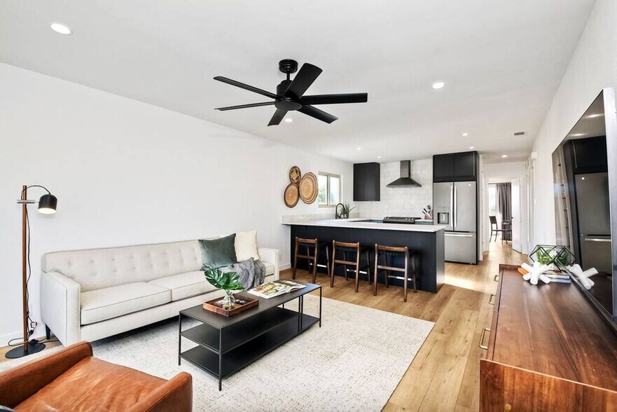 Primary Photo - 266 Gloxina St