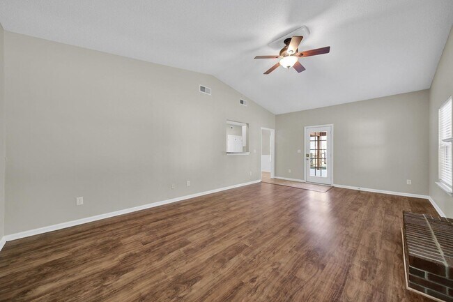 Building Photo - Lovely 4 Bed 2.5 Bath Home in Charlotte!