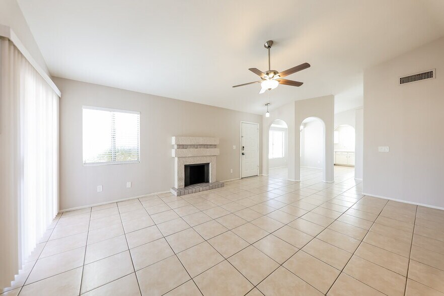 Building Photo - 7056 W Eva St