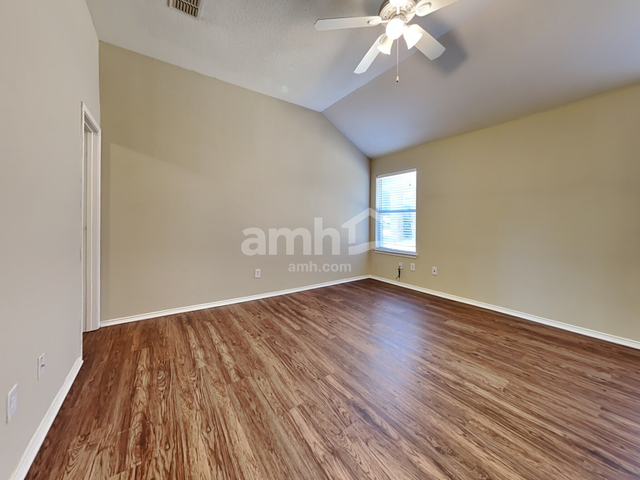 Building Photo - 14149 Filly St