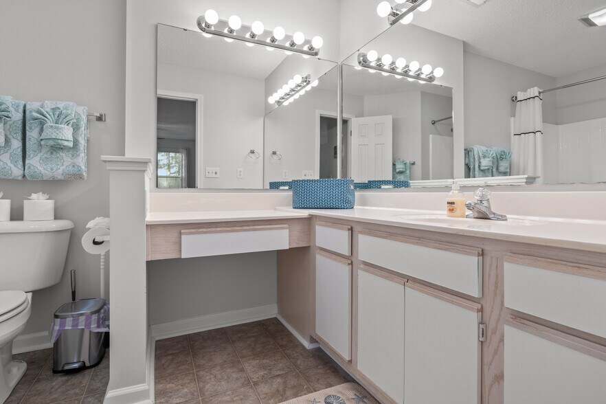 Building Photo - 5030 Windsor Green Way