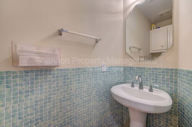 Building Photo - 3707 Main Poplar Dr