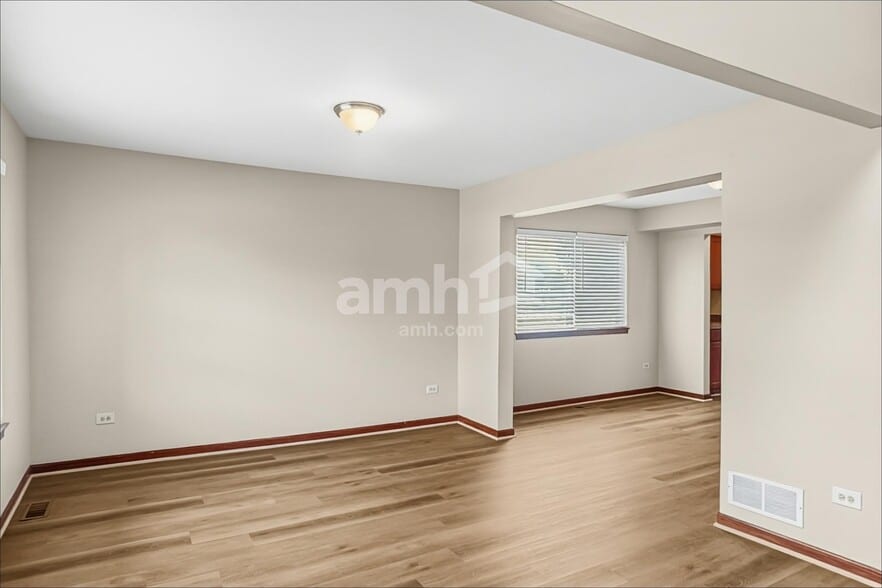 Building Photo - 26333 Wild Rose Dr
