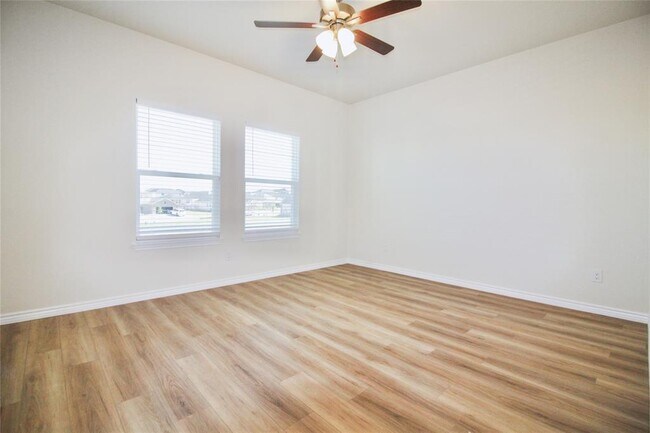Building Photo - 514 War Admiral Dr