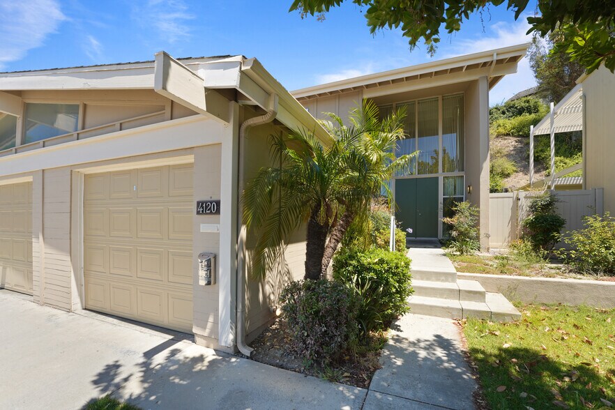 Building Photo - 4120 Del Mar Ave