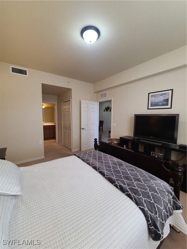 Building Photo - 10321 Heritage Bay Blvd