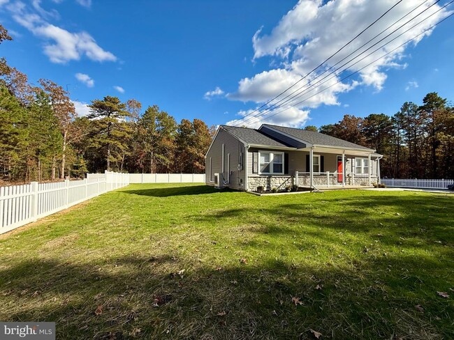 Building Photo - 801 6th Rd