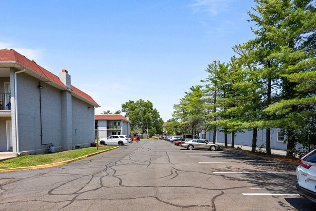 Building Photo - 30 U.S. 9W-SI ID1466760P