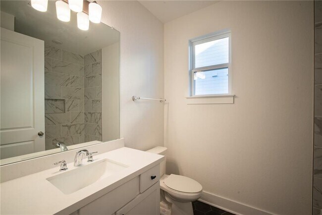 Building Photo - 524 Foresail Rd