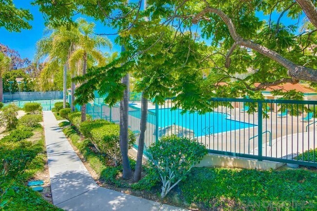 Building Photo - Beautiful 2bd/2bath townhome in Cambridge Terrace Community.