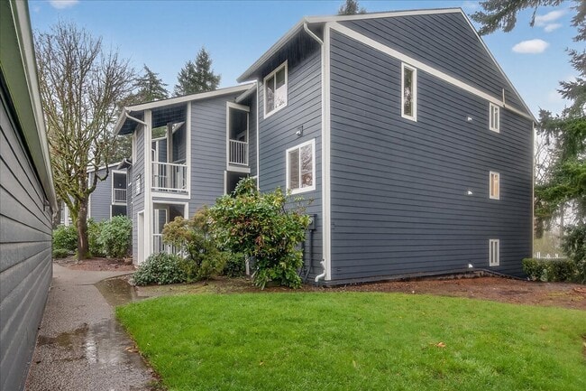 Building Photo - 12600 SE Freeman Way