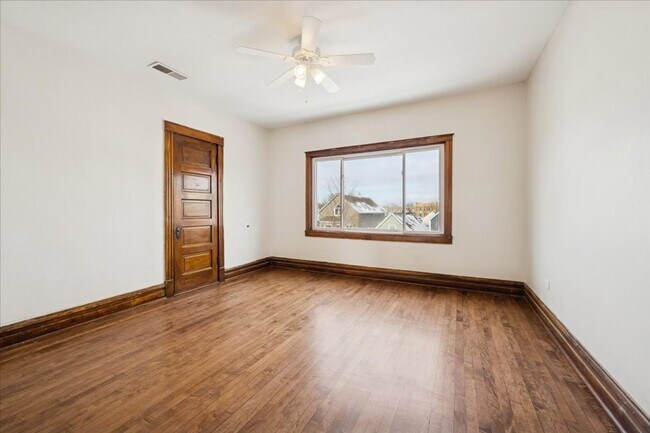 Building Photo - 3419 W McLean Ave