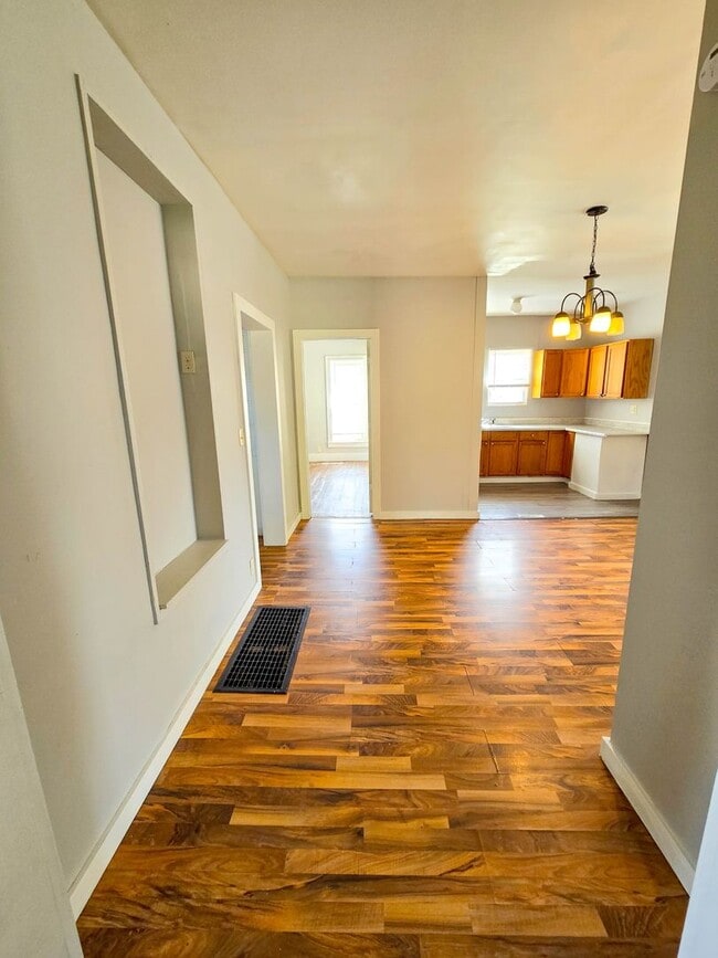 Building Photo - Charming 5 Bedroom Home in Aledo with Mode...