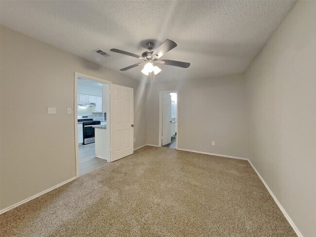 Building Photo - 15 S Drifting Leaf Ct