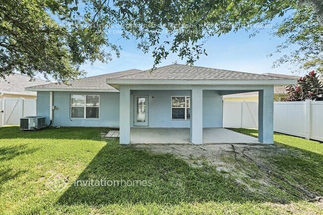 Building Photo - 3282 Merrick Ave