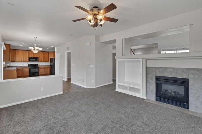 Building Photo - Beautiful 2 Story Home!
