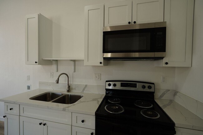 Building Photo - 26074 Bay Ave