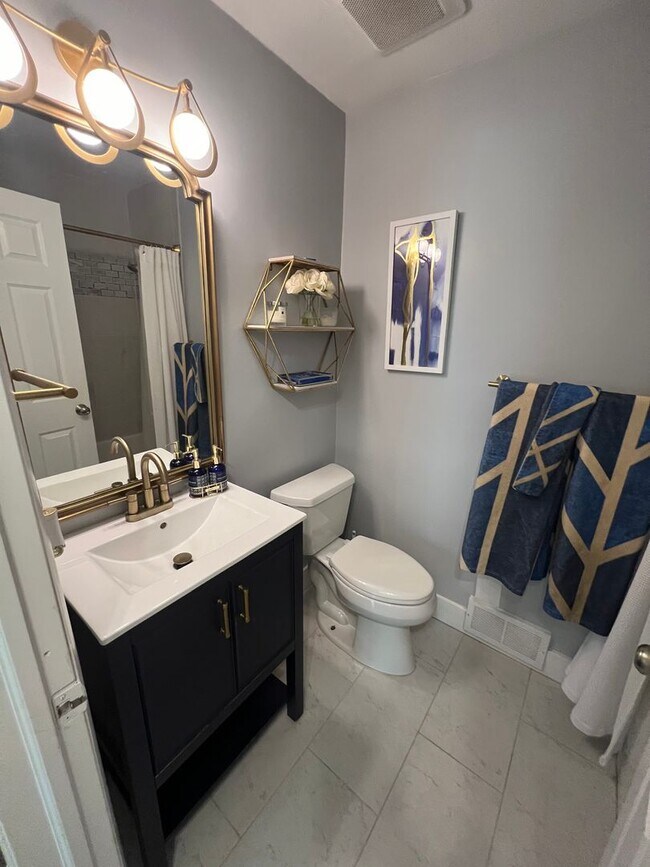 Building Photo - Beautiful Southfield Ranch