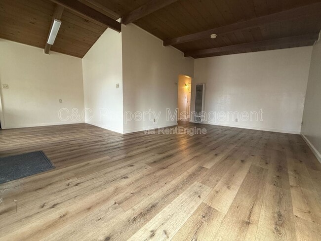 Building Photo - 54 Shasta Way