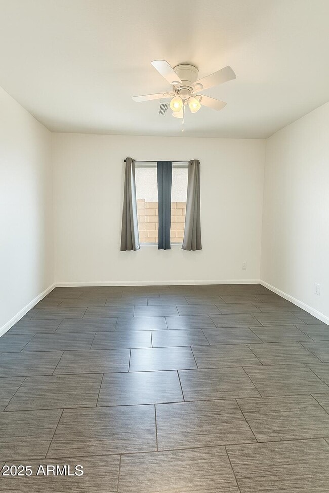 Building Photo - 910 S 199th Ln