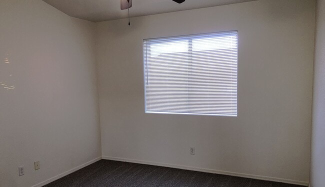 Building Photo - 3+2 Stylish and comfortable place to call home!