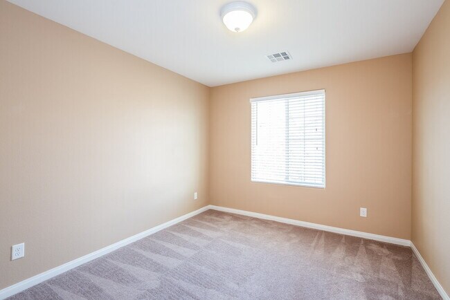 Building Photo - 10119 Watchtide Ct