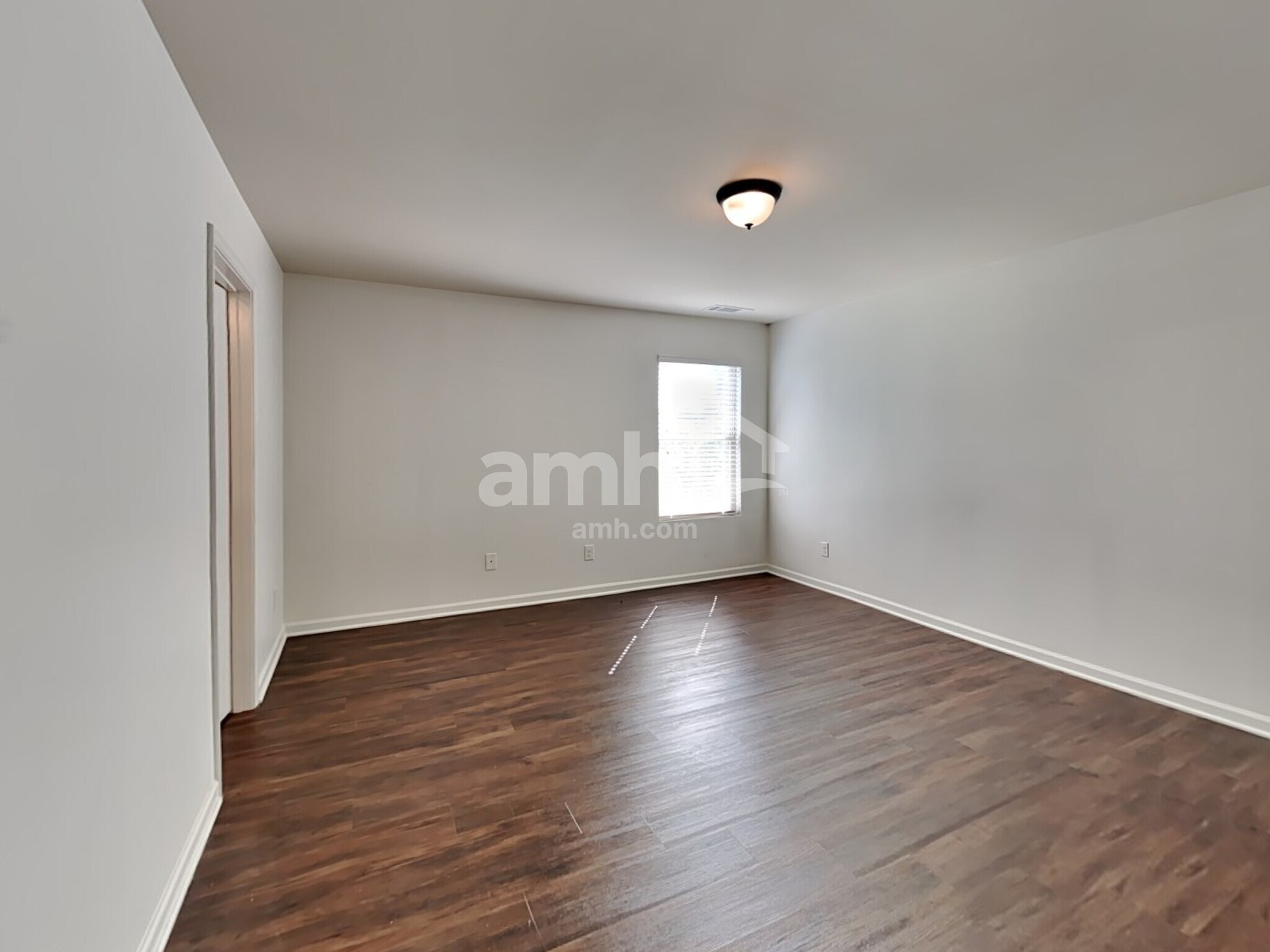 Building Photo - 4013 Clay Ct SE