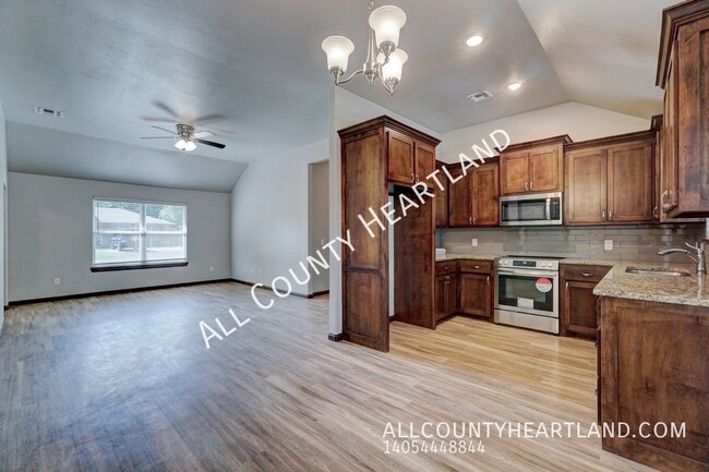 Building Photo - 211 E Forster Ln