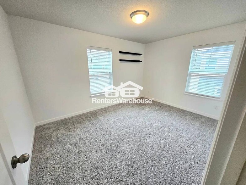Building Photo - 3040 Basswood St