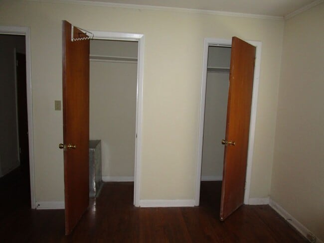 Building Photo - 3 BR, 2 BA House