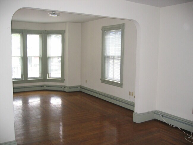 Building Photo - 3-2 Wendell St