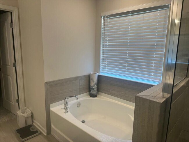 Building Photo - 3938 Dean Grv Wy