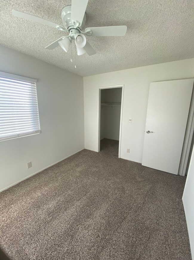 Building Photo - 2 story 2 bed, 1 1/2 bath Monticello Condo