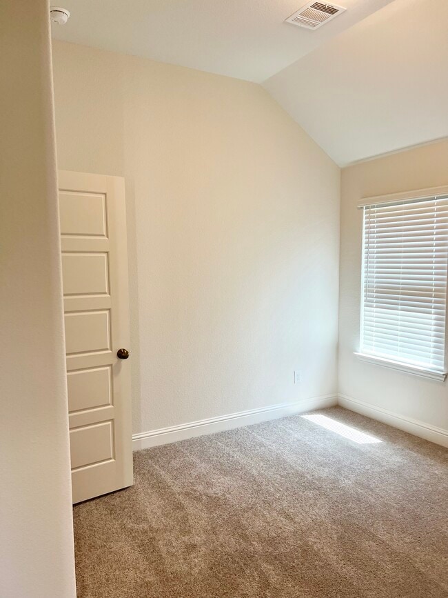 Building Photo - 4428 Mill Falls Dr