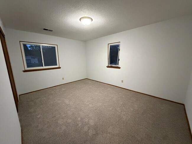 Building Photo - 4819 Azelia Ave N