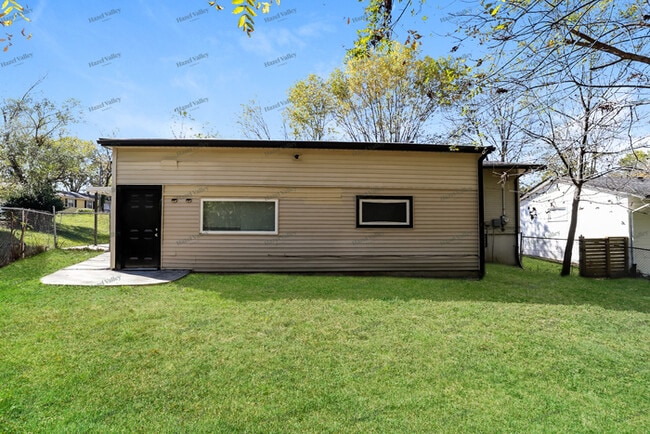 Building Photo - 4613 Myrtle Ave