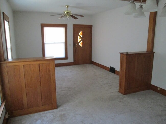 Building Photo - This Home Has 2 Sun Rooms