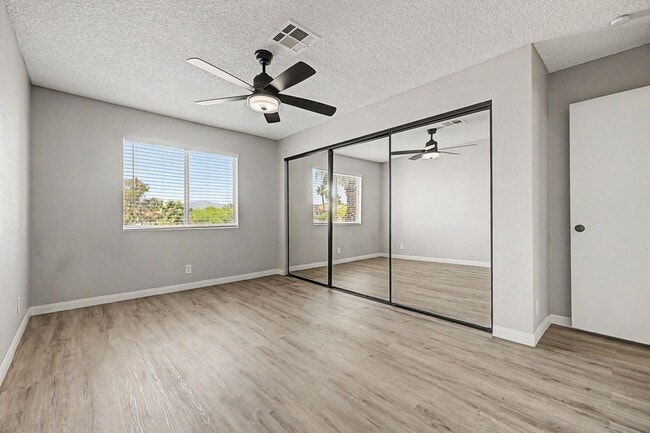 Building Photo - 2 Bedroom Condo just off Summerlin Pkwy w/ views of pool