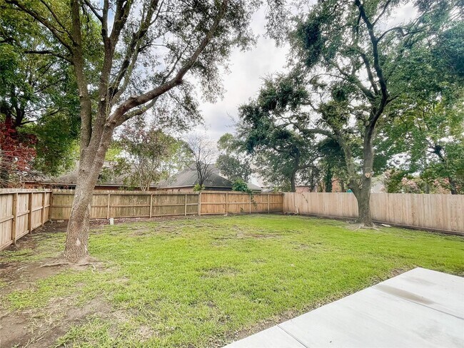 Building Photo - 1414 New Cedars Dr