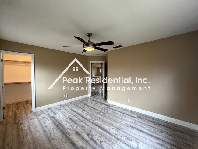 Building Photo - Beautiful Empire Ranch 5bd/3ba Home with 3 Car Garage - Must See
