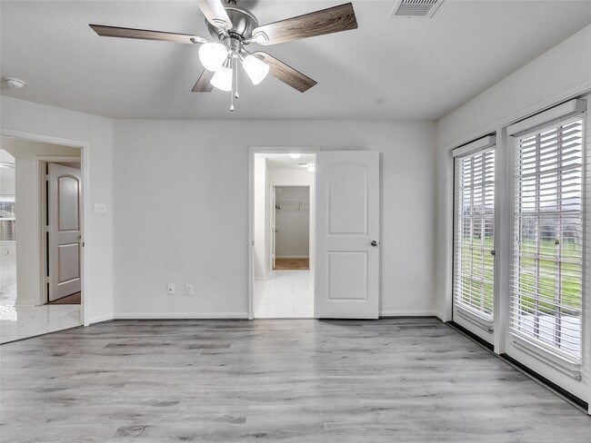 Building Photo - 22419 Iron Mill Dr